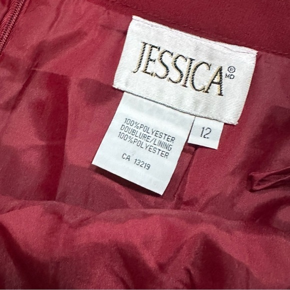 Elegant Red Size 12 satin lined office Skirt By Jessica - Picture 5 of 5